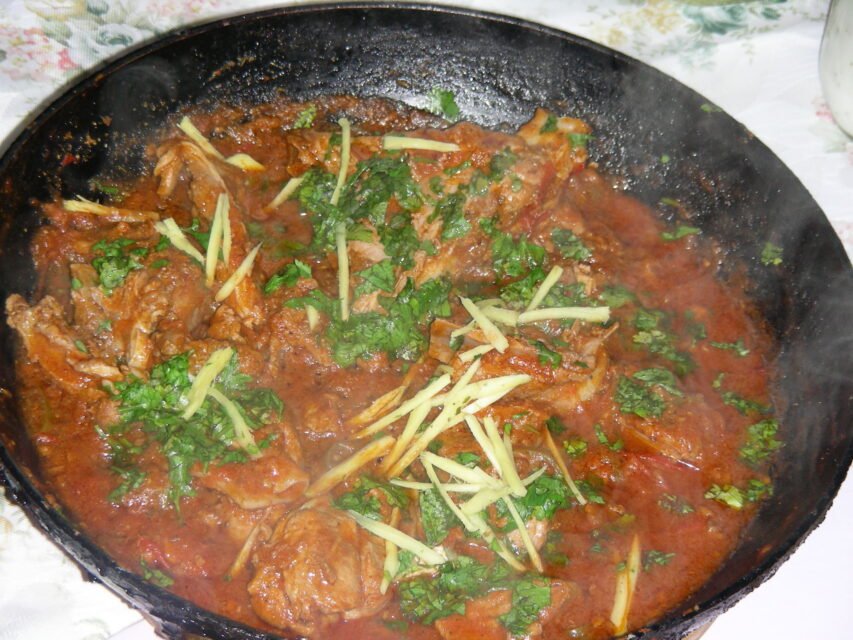 Copywriting for hospitality and food businesses. Image of a Balti curry