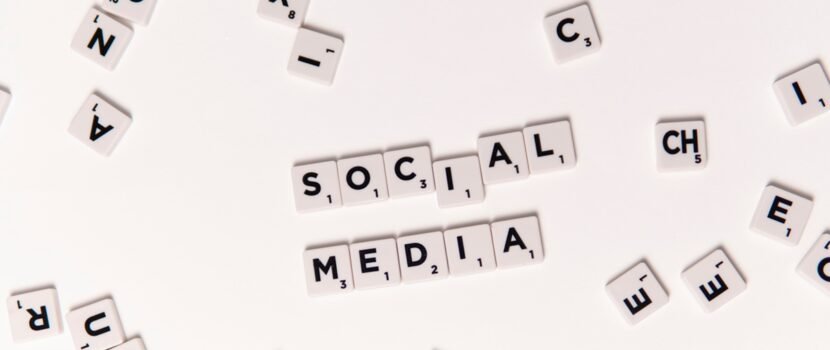 Scrabble tiles spelling out social media - images by Visual Tag Mx